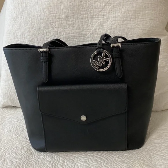 Michael Kors - Saffiano Leather Structured Tote - Picture 7 of 17